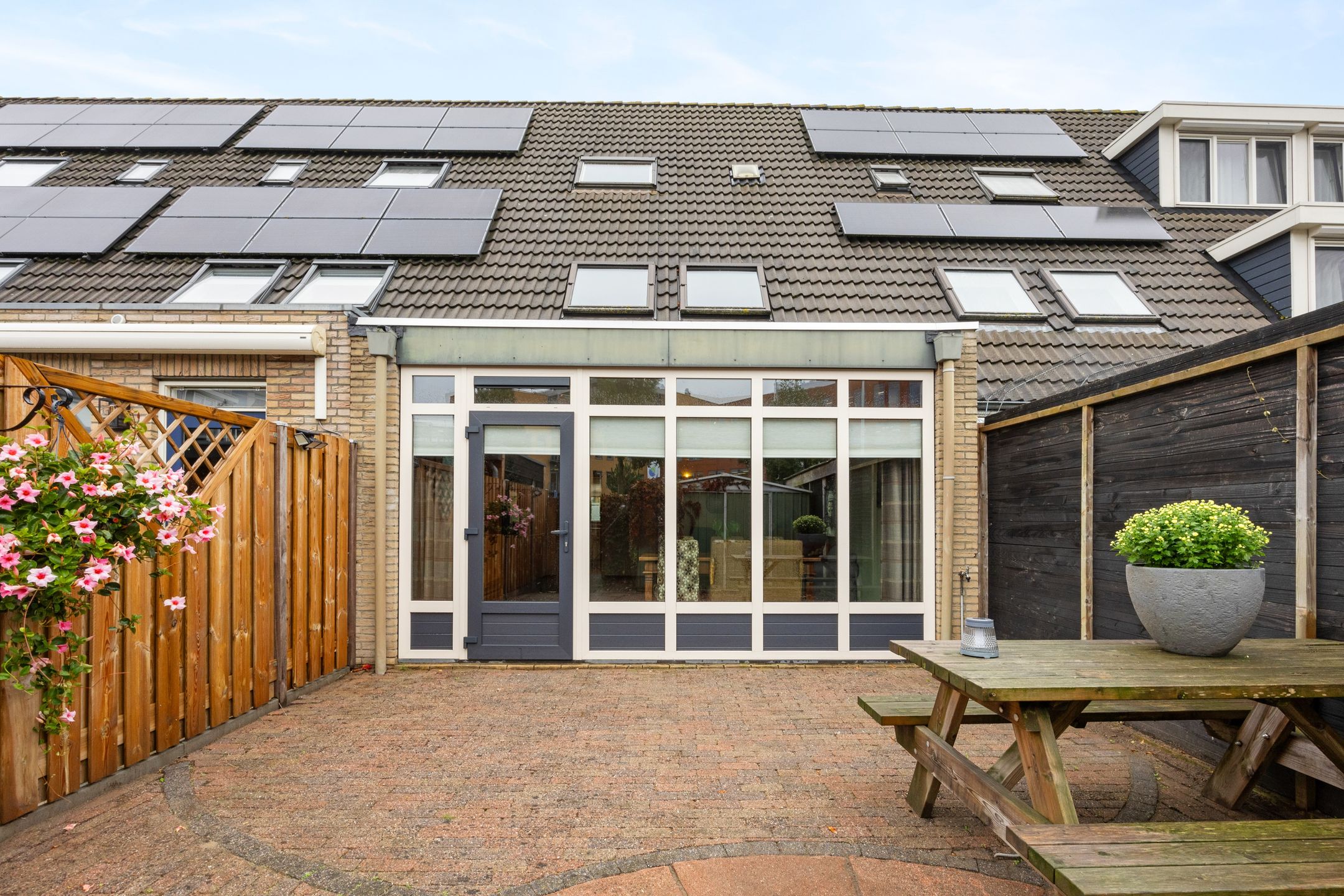 Photo 3 of Suze Robertsonstraat 27