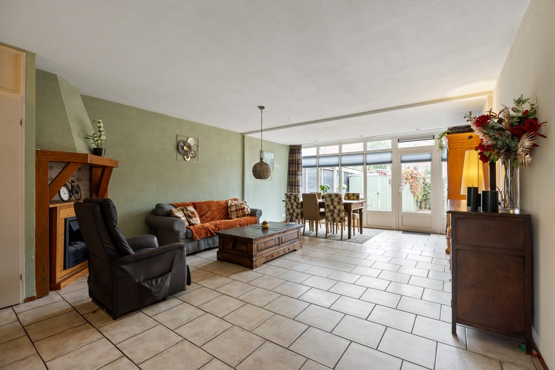 Photo 8 of Suze Robertsonstraat 27