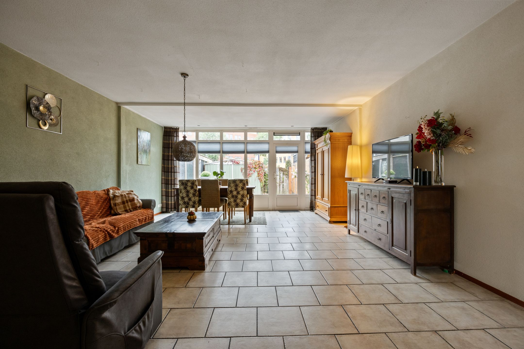 Photo 9 of Suze Robertsonstraat 27