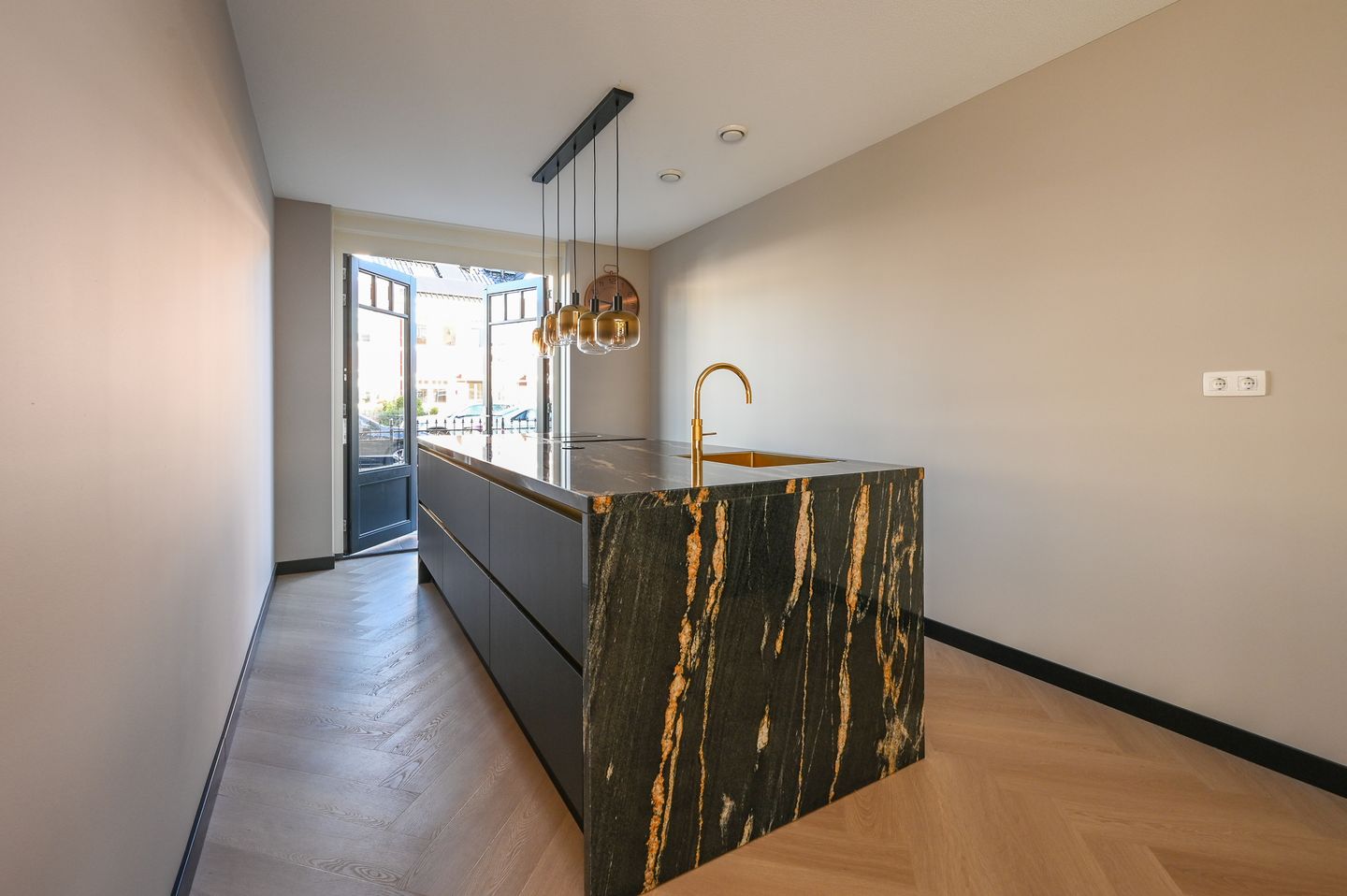 Foto 10 van Westmadeweg 112