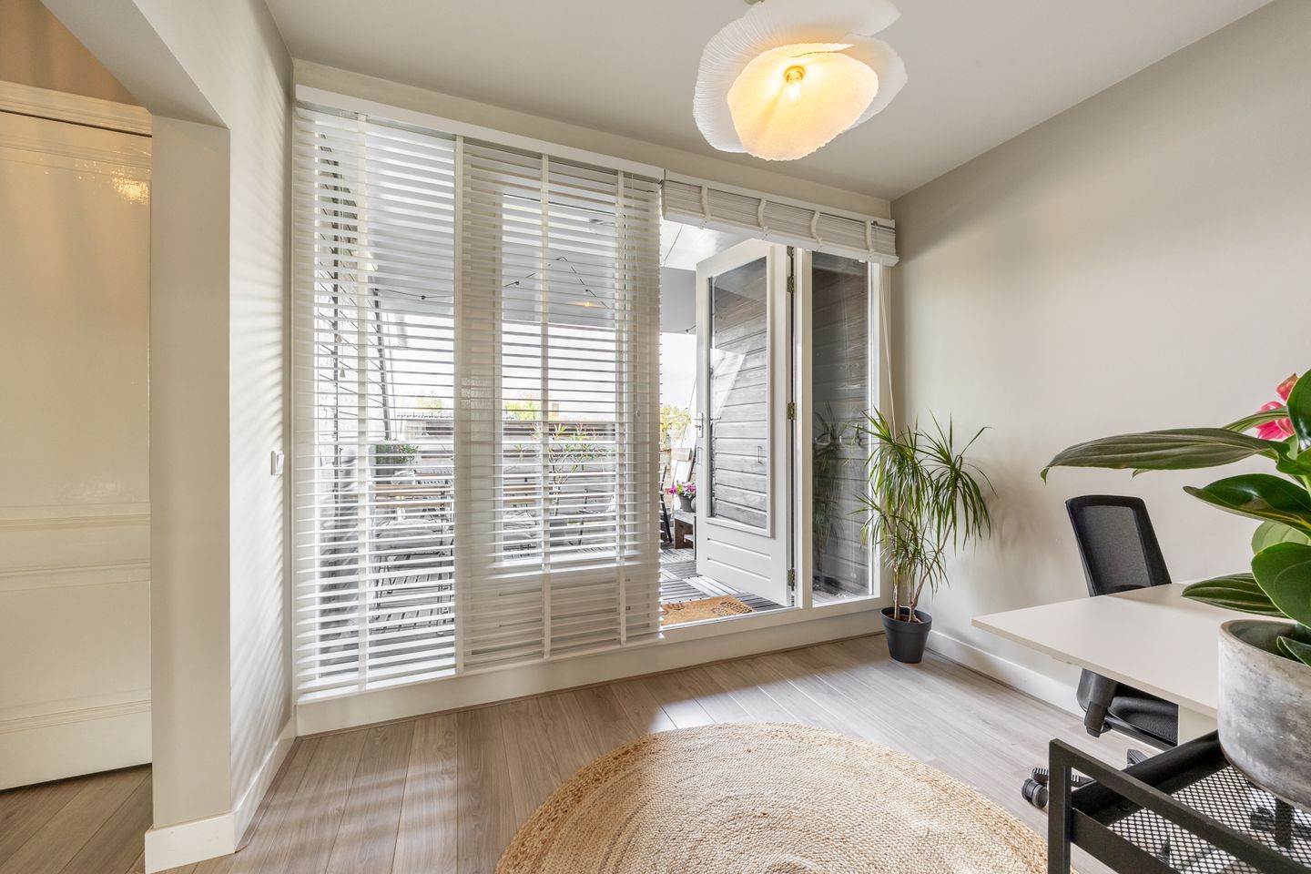 Photo 14 of Waldeck Pyrmontstraat 4-RD