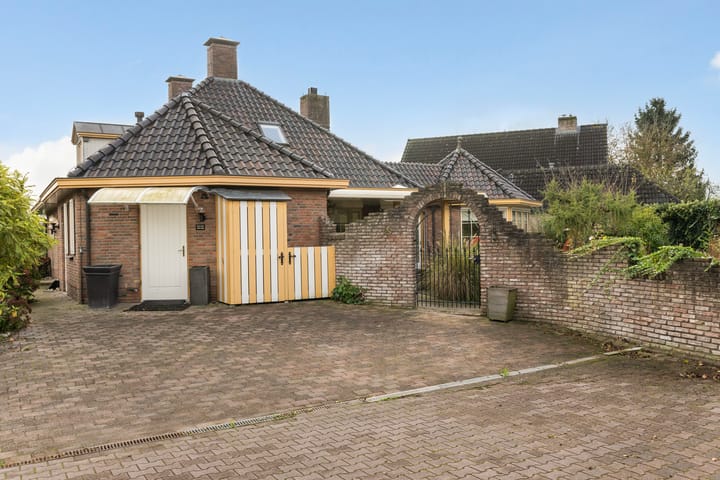 Photo 6 of Peuscher 4