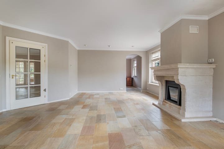 Photo 15 of Peuscher 4