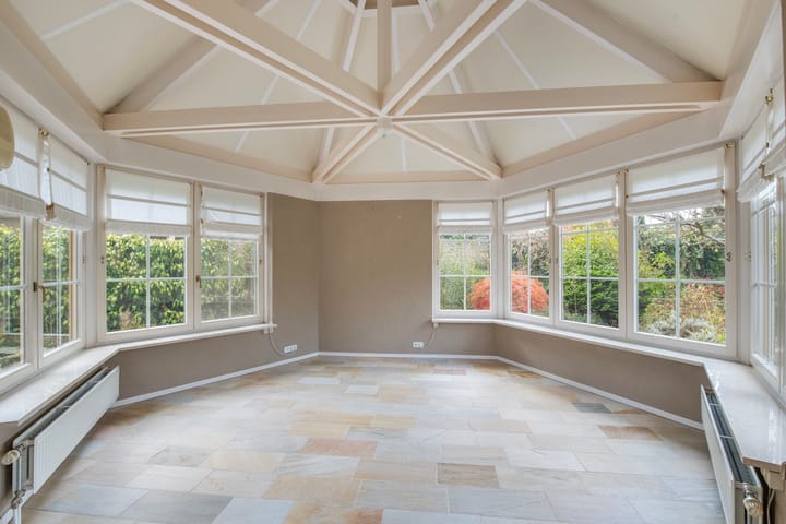 Photo 18 of Peuscher 4