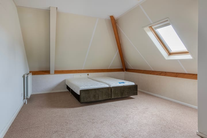 Photo 32 of Peuscher 4