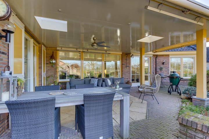 Photo 44 of Peuscher 4