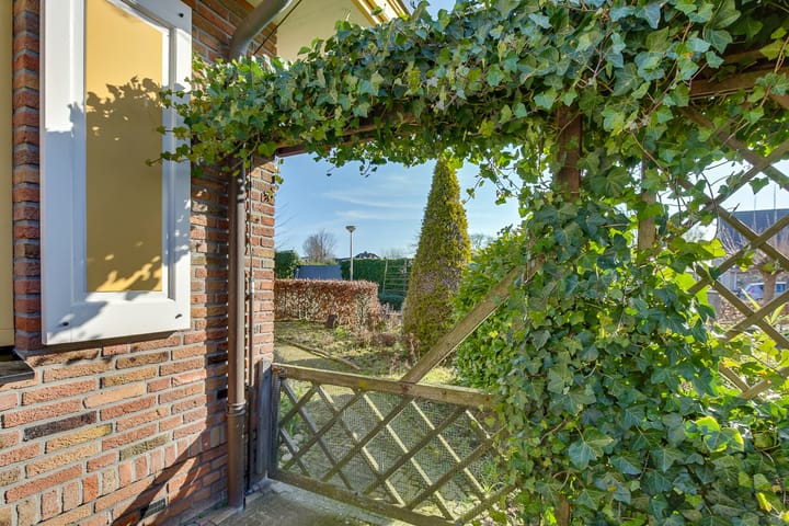 Photo 46 of Peuscher 4