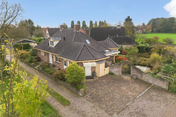 Photo 50 of Peuscher 4