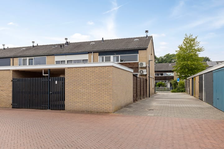 Foto 38 van Joost van den Vondelstraat 115