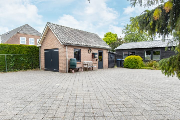 Foto 27 van Azaleastraat 1-A