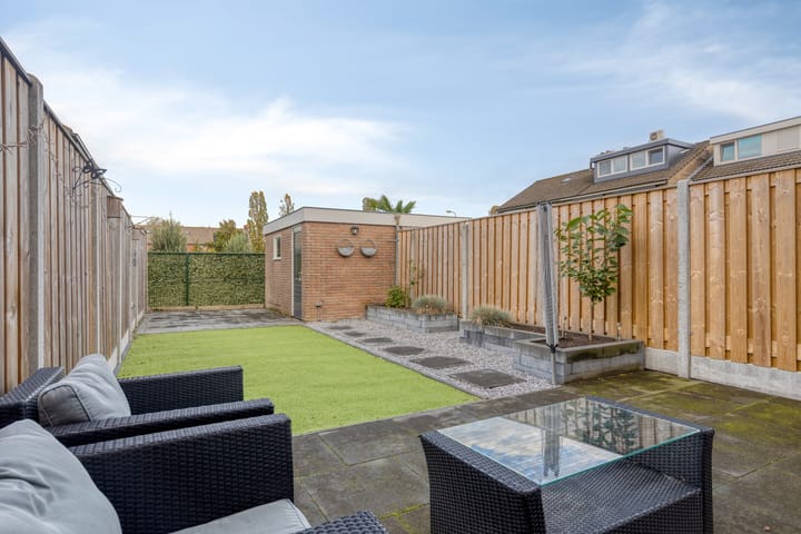 Photo 3 of Meidoornstraat 5