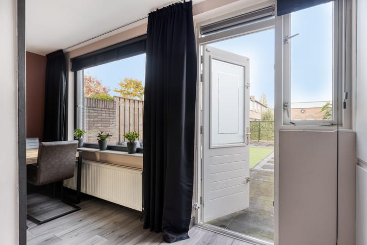 Photo 15 of Meidoornstraat 5