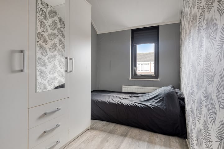 Photo 22 of Meidoornstraat 5