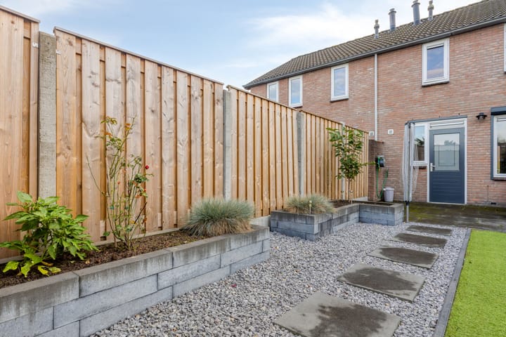 Photo 29 of Meidoornstraat 5