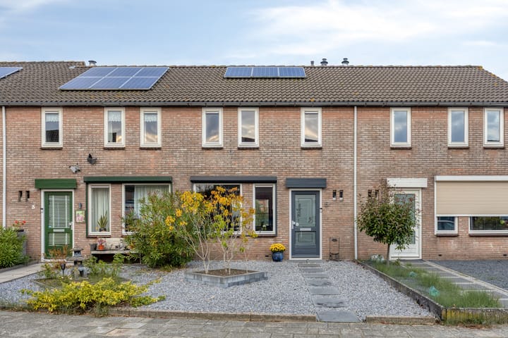 Photo 35 of Meidoornstraat 5