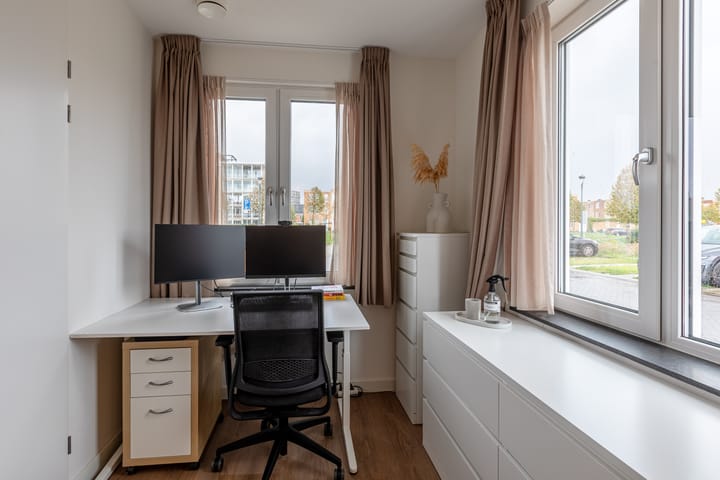 Photo 16 of Heemraadstraat 86