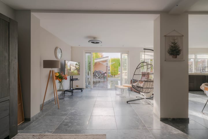 Photo 11 of Molefinne 42