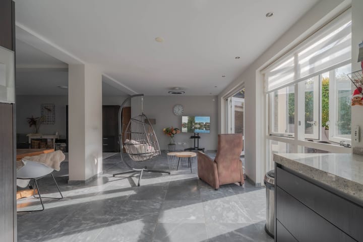 Photo 15 of Molefinne 42