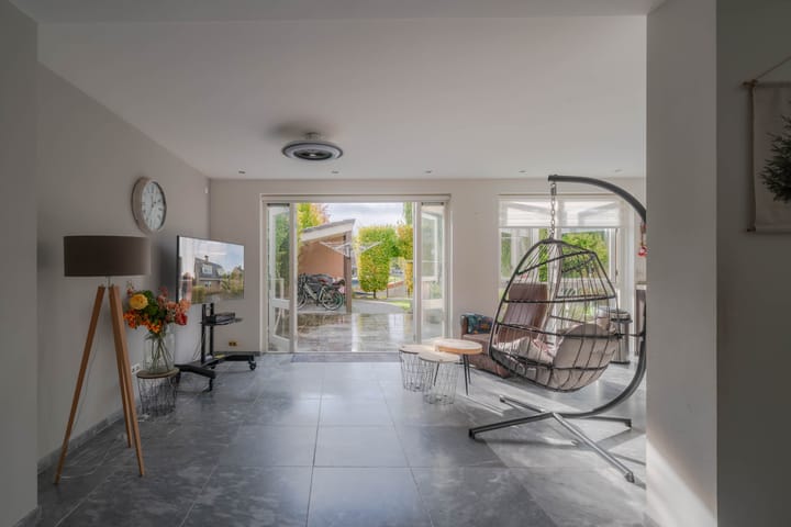 Photo 16 of Molefinne 42