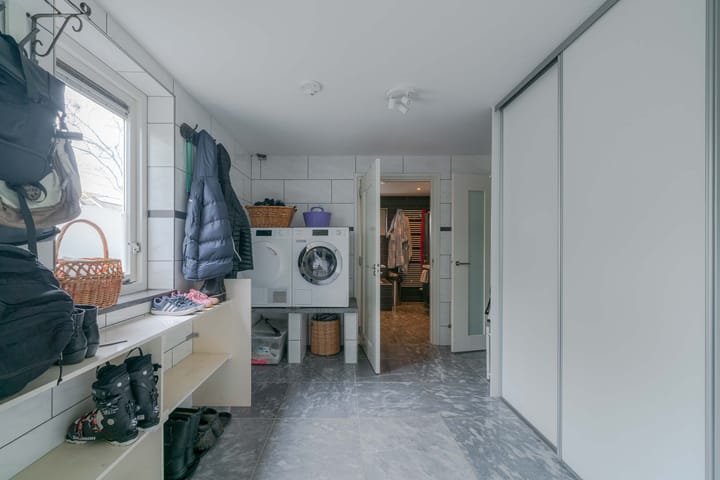 Photo 17 of Molefinne 42