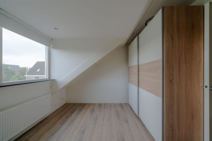 Photo 25 of Molefinne 42