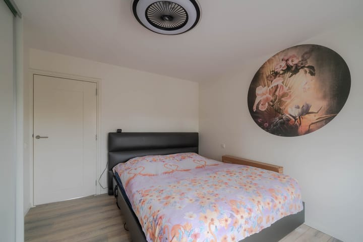 Photo 27 of Molefinne 42