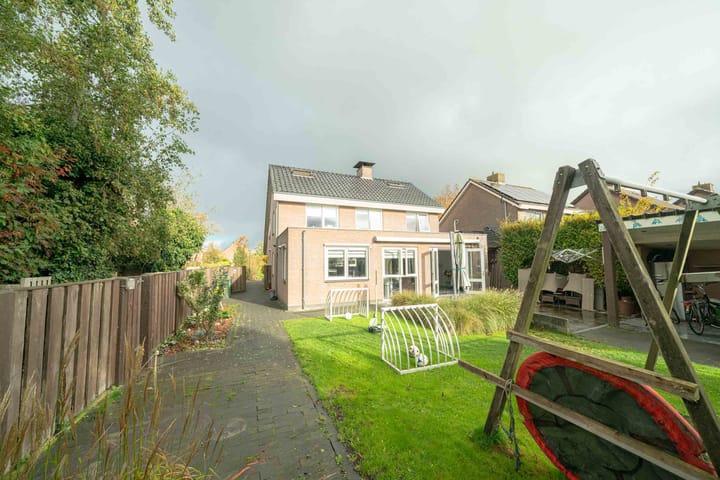 Photo 33 of Molefinne 42