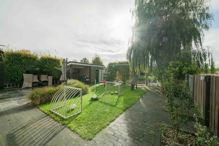 Photo 36 of Molefinne 42