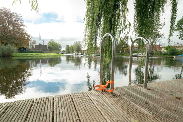 Photo 37 of Molefinne 42