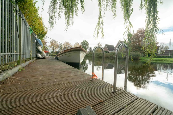 Photo 39 of Molefinne 42