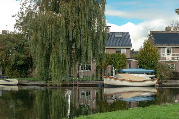 Photo 40 of Molefinne 42