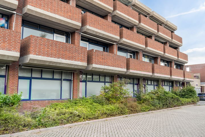 Photo 36 of Plein 64