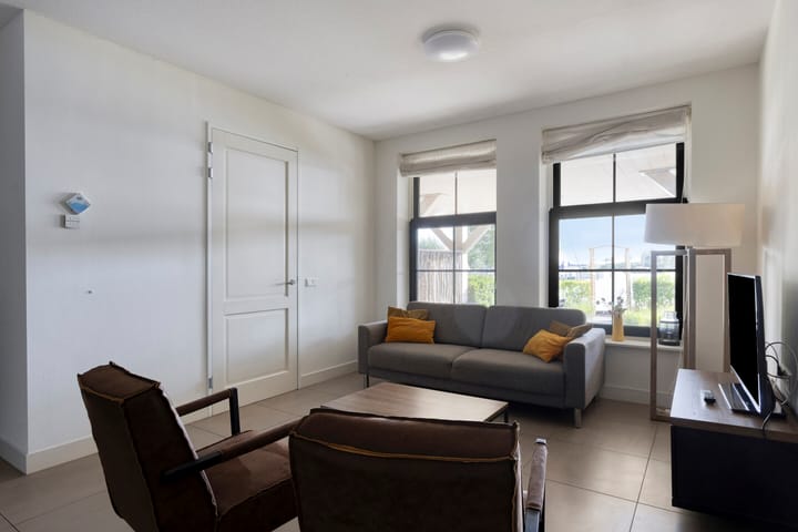 Photo 5 of Zeedijk 2-211