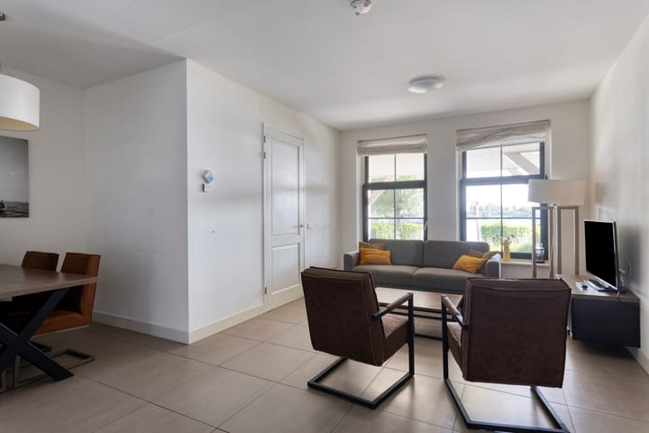 Photo 6 of Zeedijk 2-211