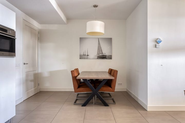 Photo 7 of Zeedijk 2-211