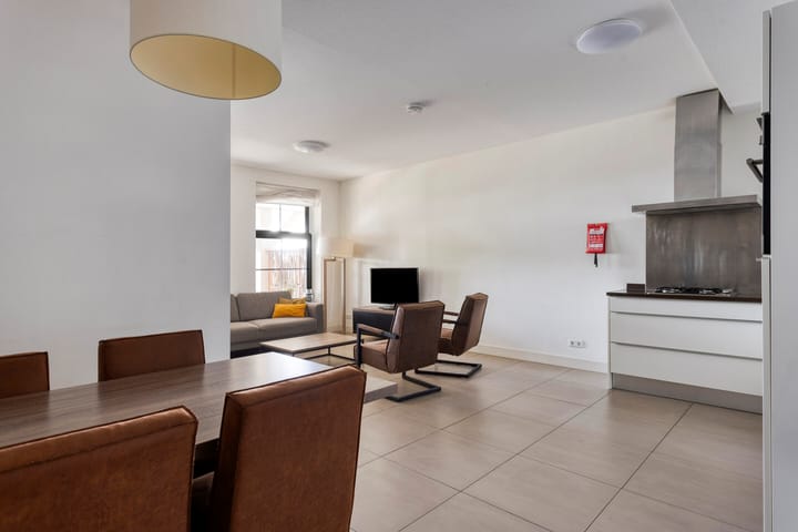 Photo 8 of Zeedijk 2-211