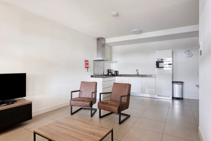 Photo 9 of Zeedijk 2-211