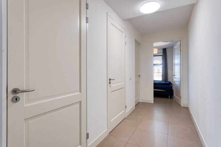 Photo 15 of Zeedijk 2-211