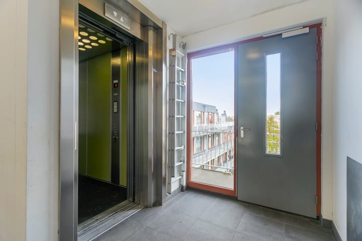 Photo 33 of Sumatrastraat 209-E