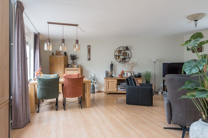 Photo 2 of Aarnout Drostdreef 16