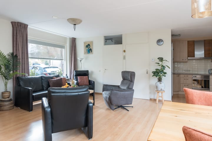 Photo 13 of Aarnout Drostdreef 16