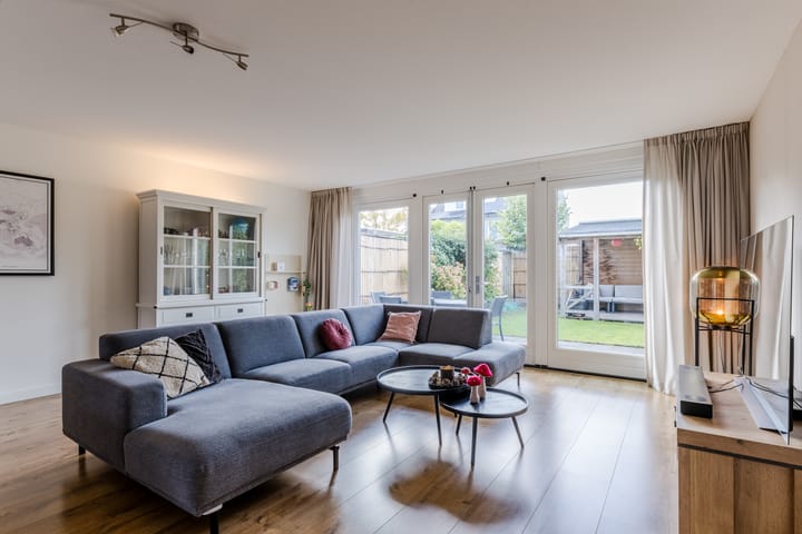 Photo 2 of Meikers 20