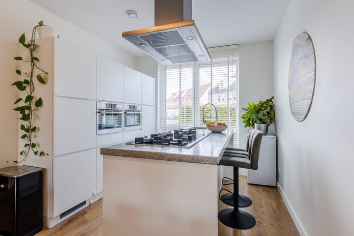 Photo 3 of Meikers 20