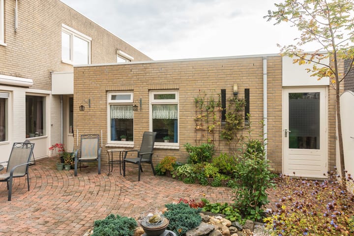 Photo 38 of Aarnout Drostdreef 16