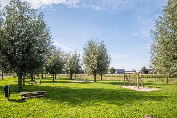 Photo 5 of Meikers 20