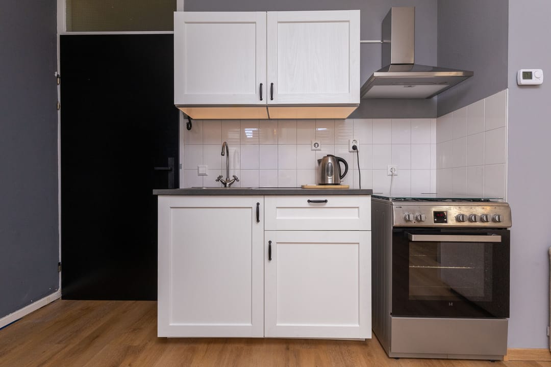 Photo 11 of Leliestraat 4-A