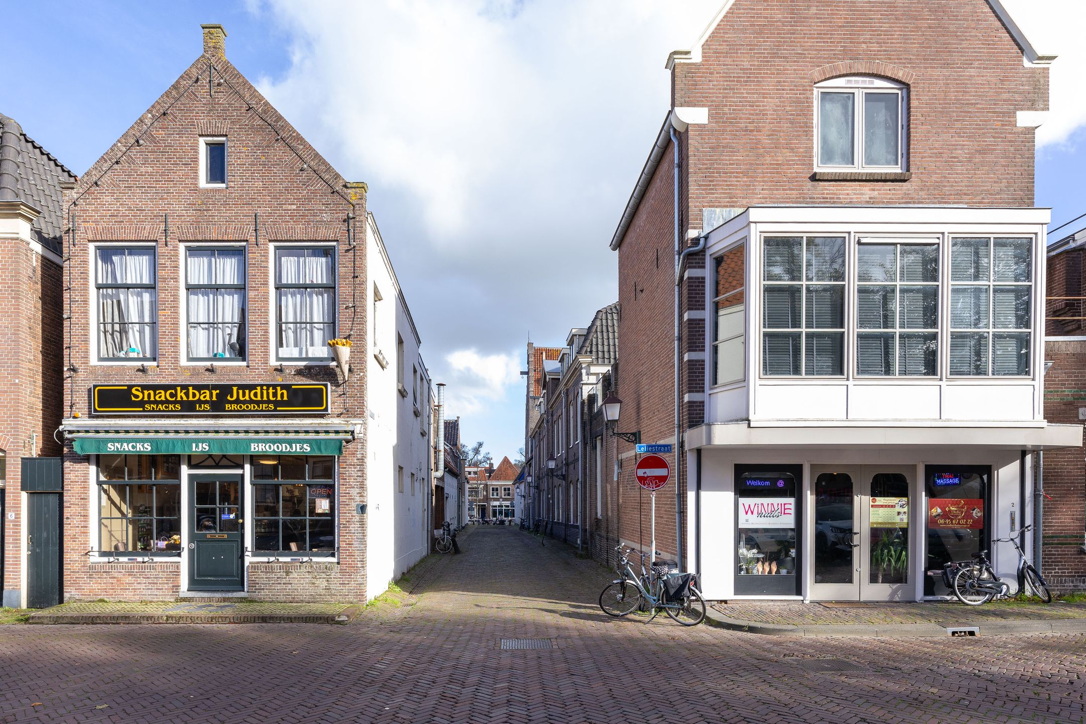 Photo 24 of Leliestraat 4-A