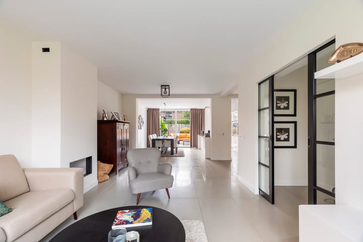 Photo 9 of Oranjestraat 17