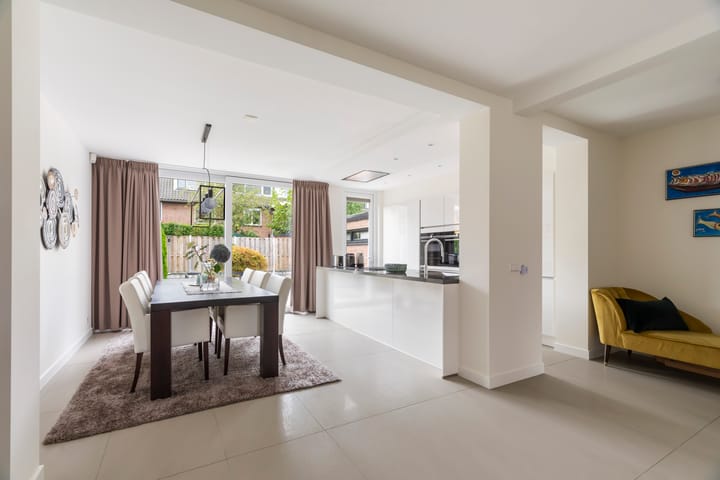 Photo 12 of Oranjestraat 17