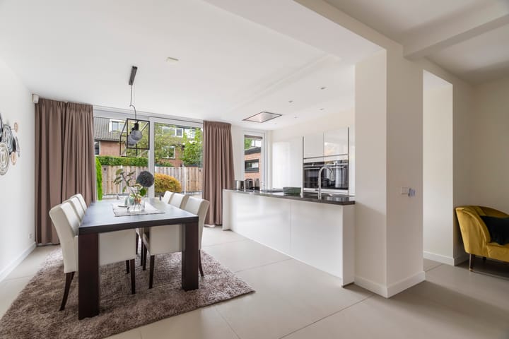 Photo 14 of Oranjestraat 17